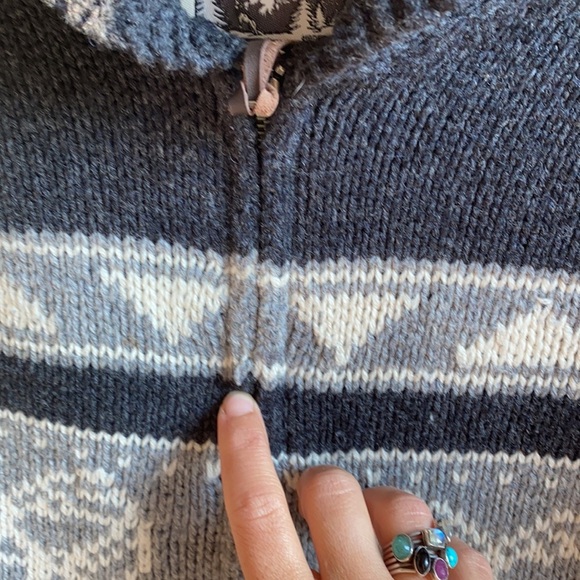 Aritzia TNA Lambswool Zip Up Sweater - Picture 14 of 15